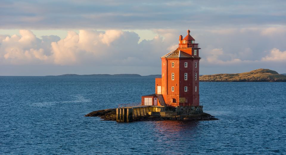 Kjeungskjær Lighthouse off Ørland, Norway